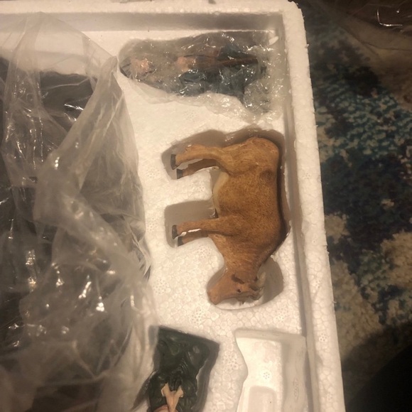 House of Lloyd Christmas Around the World The Presepio Nativity Scene (read) - Picture 4 of 7